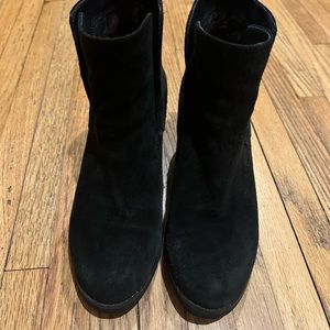 Blondo Booties Waterproof Hidden Wedge size 6